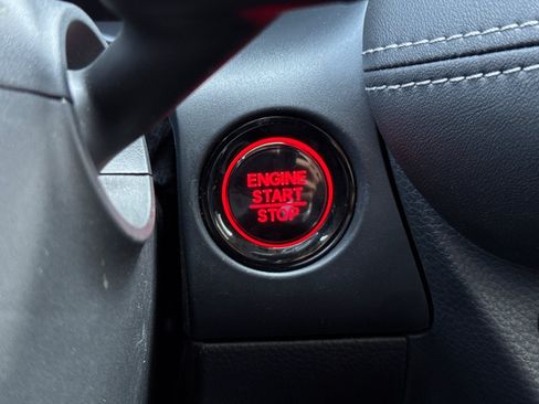 Used 2025 Honda HR-V EX-L image 17