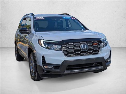Certified 2023 Honda Passport TrailSport image 3