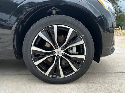 Used 2025 Volvo XC60 B5 Plus w/ Protection Package Premier image 7