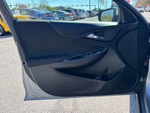 Used 2025 Chevrolet Malibu LT image 11