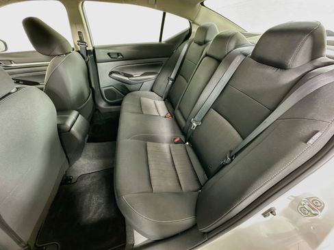Used 2023 Nissan Altima 2.5 SV w/ SV Premium Package FWD image 27