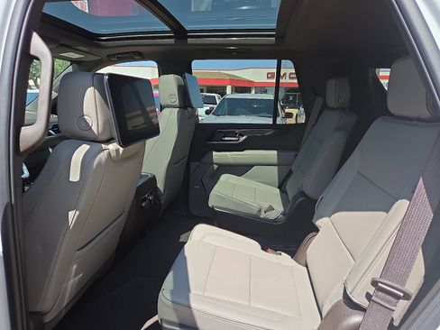 New 2026 GMC Yukon Elevation w/ Elevation Premium Package AWD/4WD image 8