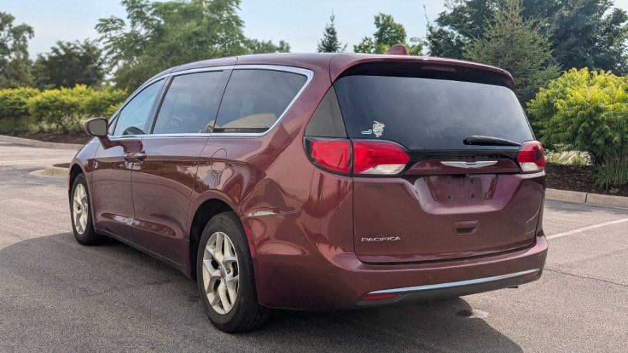 Used 2018 Chrysler Pacifica Touring Plus w/ Tire & Wheel Group FWD image 6