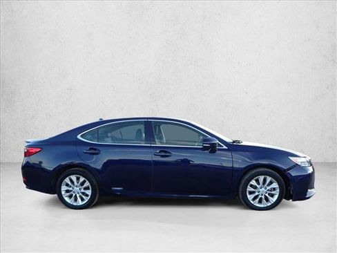 Used 2013 Lexus ES 300h Hybrid image 3