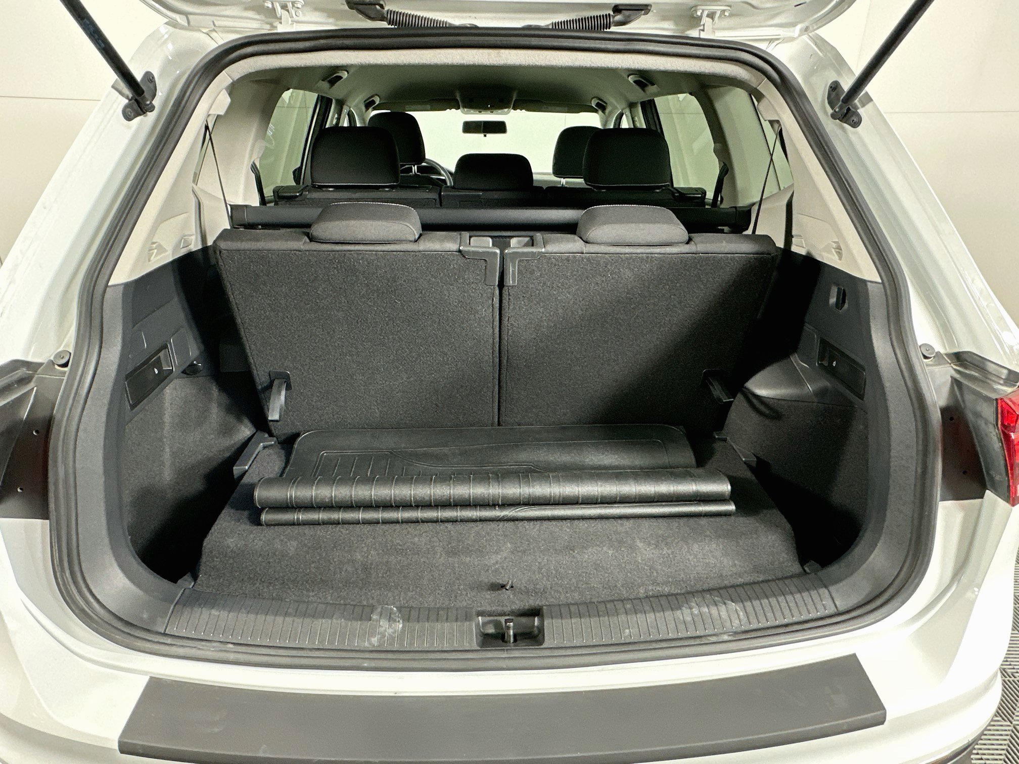 Used 2022 Volkswagen Tiguan S FWD image 29