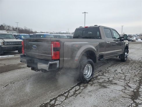 Used 2023 Ford F350 Lariat w/ Lariat Ultimate Package image 4