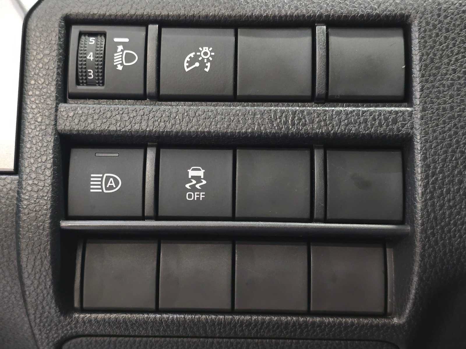 Certified 2026 Toyota Tacoma SR5 AWD/4WD image 18