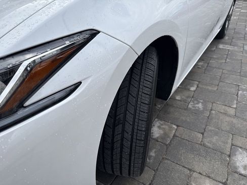 Certified 2024 Lexus ES 300h w/ Luxury Package image 10