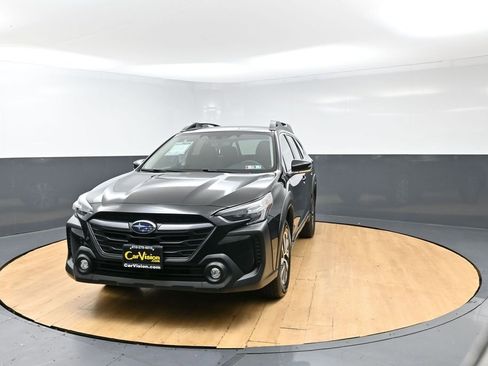 Used 2023 Subaru Outback Premium AWD/4WD image 4