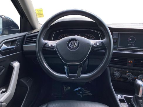 Used 2019 Volkswagen Jetta SE w/ Cold Weather Package image 12