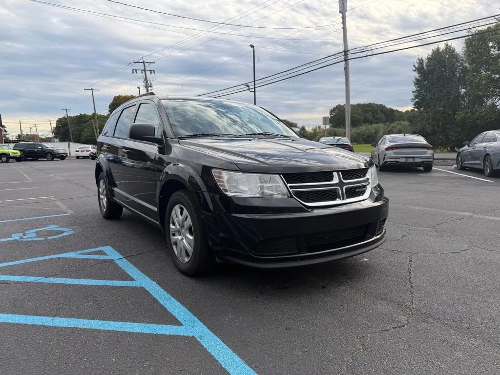 Used 2018 Dodge Journey SE w/ Connectivity Group FWD image 4