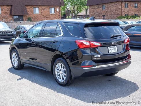 Used 2020 Chevrolet Equinox LT w/ Driver Convenience Package image 5