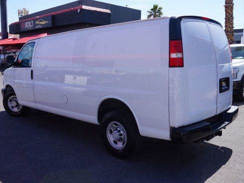 Used 2018 Chevrolet Express 2500 Extended w/ Communications Package RWD image 4
