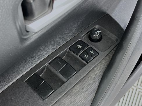 Used 2021 Toyota Corolla LE FWD image 14