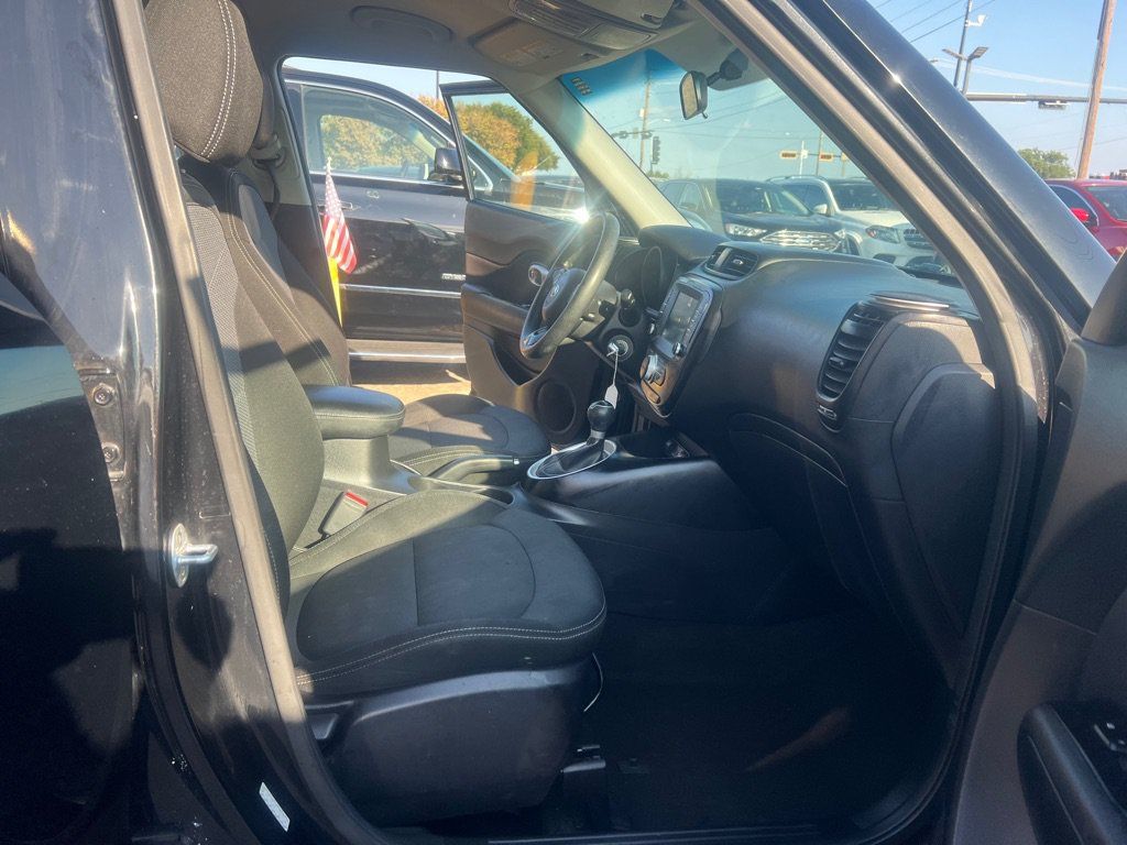 Used 2018 Kia Soul + FWD image 12