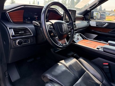 Certified 2021 Lincoln Navigator Reserve AWD/4WD image 25
