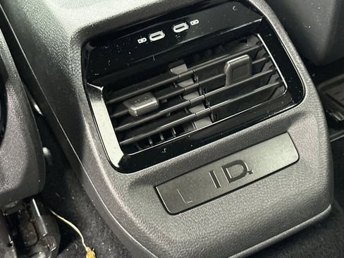 Used 2021 Volkswagen ID.4 Pro w/ ID.4 Protection Package image 13