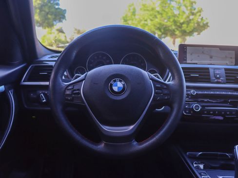 Used 2018 BMW 330i xDrive Sedan AWD/4WD image 27