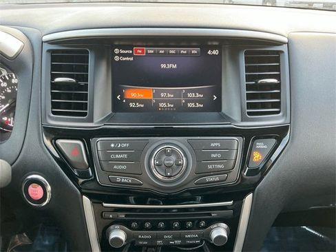 Used 2020 Nissan Pathfinder SV image 21