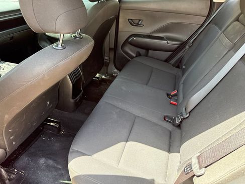 Used 2024 Hyundai Kona SE FWD image 15