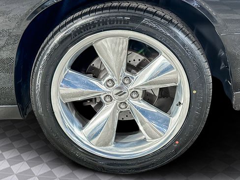 Used 2017 Dodge Challenger R/T Plus image 30