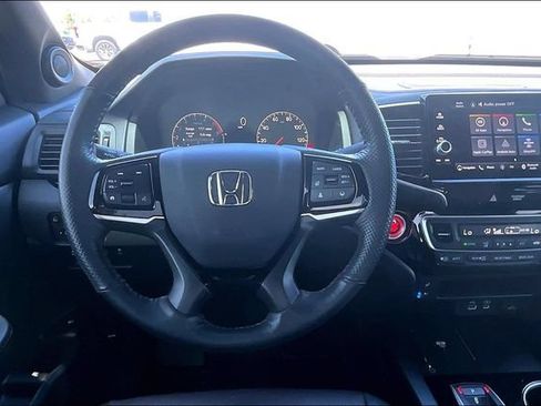Used 2025 Honda Ridgeline Black Edition image 8