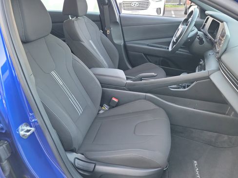 Certified 2025 Hyundai Elantra Sport w/ Cargo Package image 19