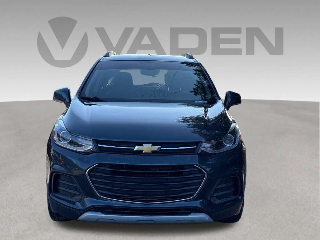 Used 2022 Chevrolet Trax LT w/ LT Convenience Package FWD image 2