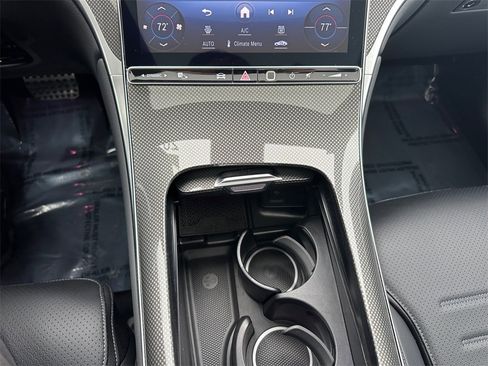 Used 2024 Mercedes-Benz GLC 300 4MATIC image 20