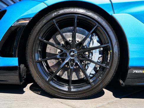 Used 2021 McLaren 765LT image 3