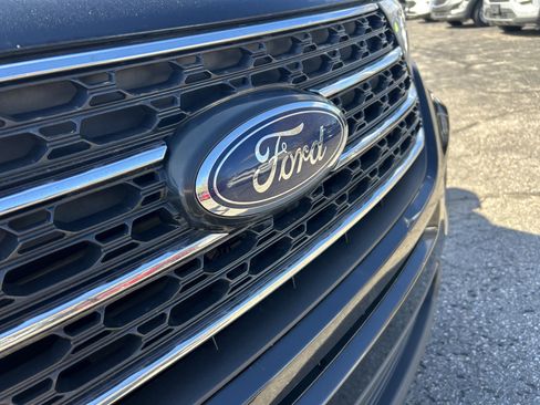 Used 2022 Ford Explorer XLT AWD/4WD image 31