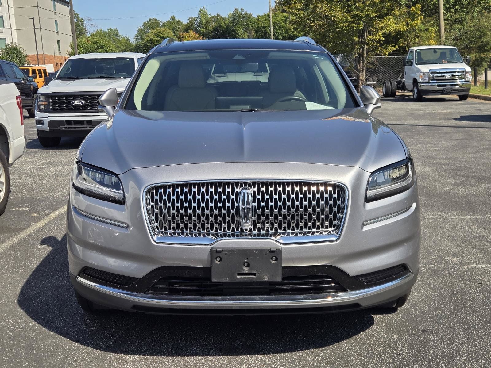 Used 2021 Lincoln Nautilus Reserve FWD image 2