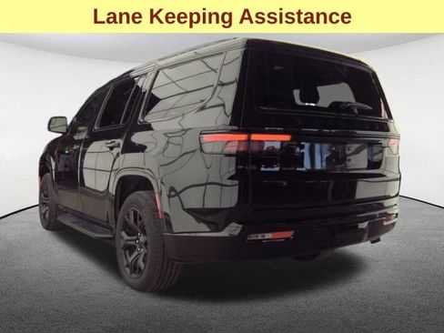 Used 2024 Jeep Wagoneer Series II AWD/4WD image 8