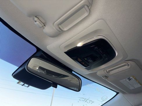 Used 2025 Toyota Corolla LE image 25