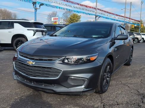 Used 2017 Chevrolet Malibu LS image 3