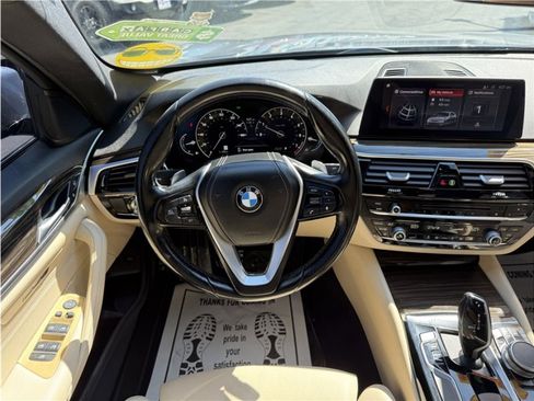 Used 2019 BMW 530i image 32