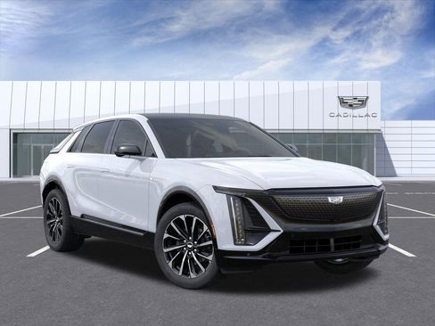 New 2026 Cadillac Lyriq Sport AWD/4WD image 7