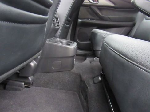 Used 2023 MAZDA CX-9 Touring image 29