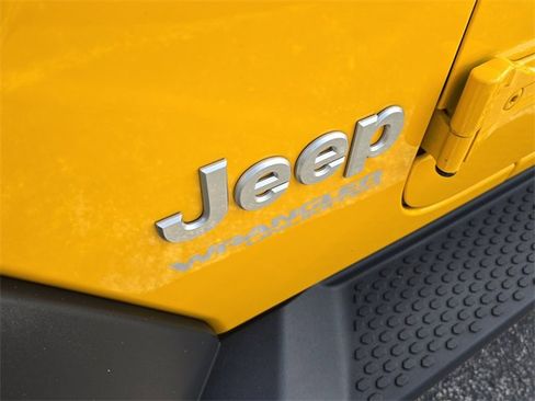 Used 2021 Jeep Wrangler Unlimited Islander image 8