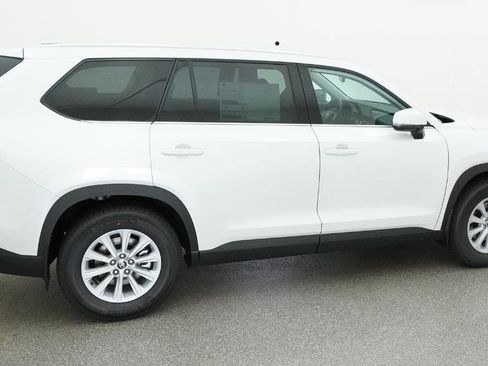 New 2026 Toyota Grand Highlander XLE image 18