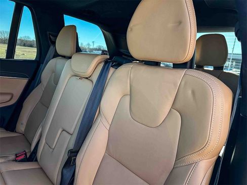 Used 2022 Volvo XC90 T6 Inscription w/ Lounge Package image 19