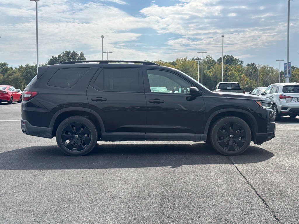 Used 2026 Honda Pilot Black Edition image 2