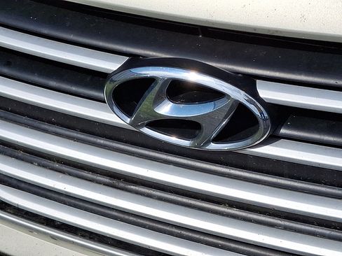 Used 2017 Hyundai Elantra Value Edition w/ Cargo Package image 4