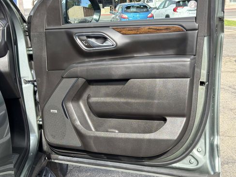 Used 2023 Chevrolet Suburban Premier image 30