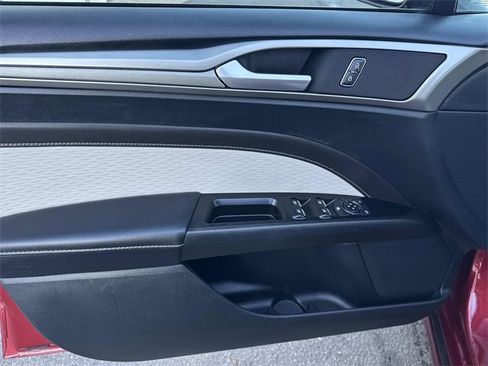 Used 2019 Ford Fusion SE w/ Equipment Group 151A image 22