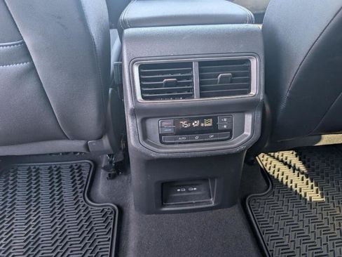 Used 2024 Volkswagen Atlas SE AWD/4WD image 18