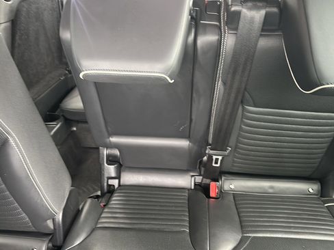 Used 2021 Land Rover Discovery HSE R-Dynamic image 29