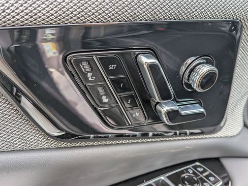 New 2026 Cadillac Optiq Luxury 1 image 22