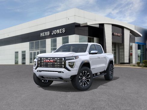 New 2026 GMC Canyon Denali image 8