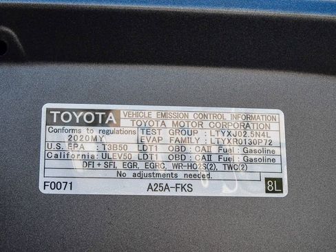 Used 2020 Toyota RAV4 XLE Premium image 31